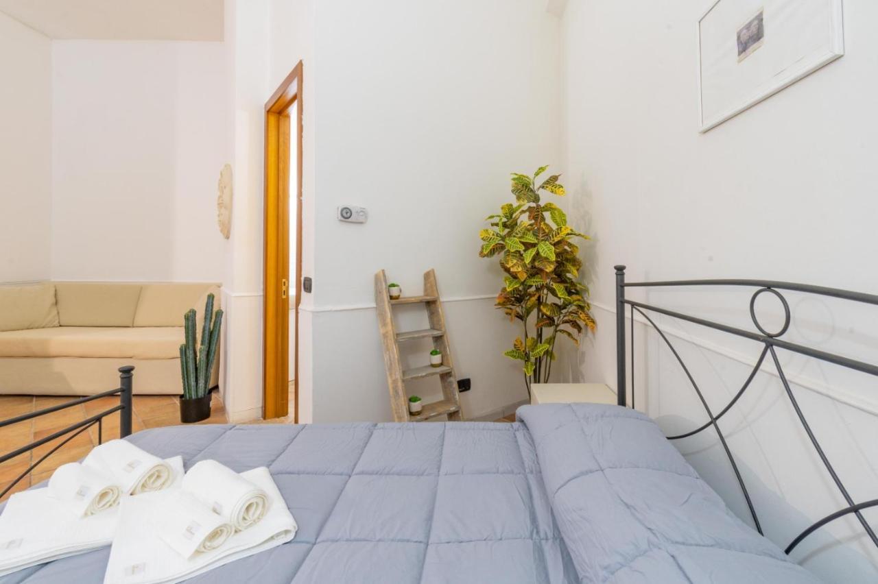 Andrea'S Hotell Lecce Exteriör bild