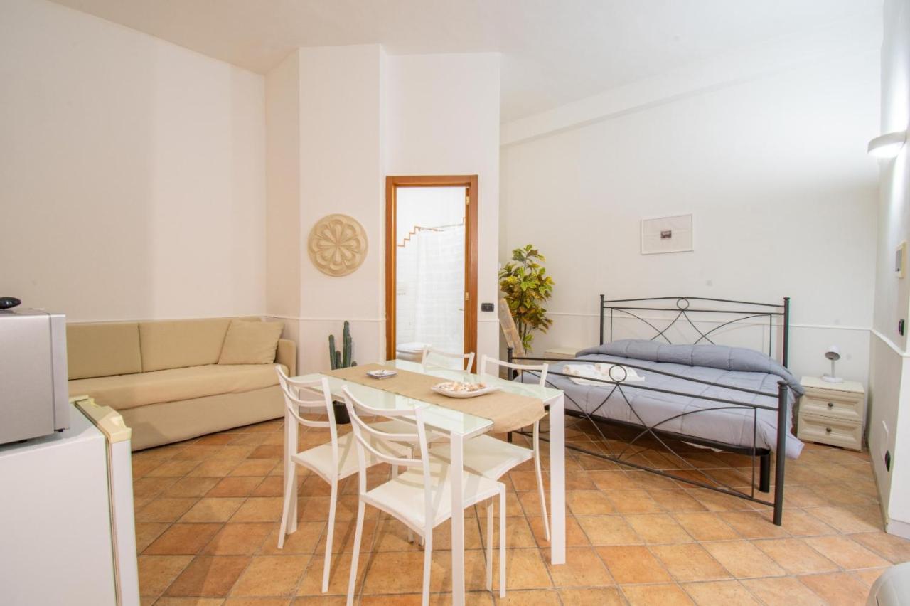 Andrea'S Hotell Lecce Exteriör bild